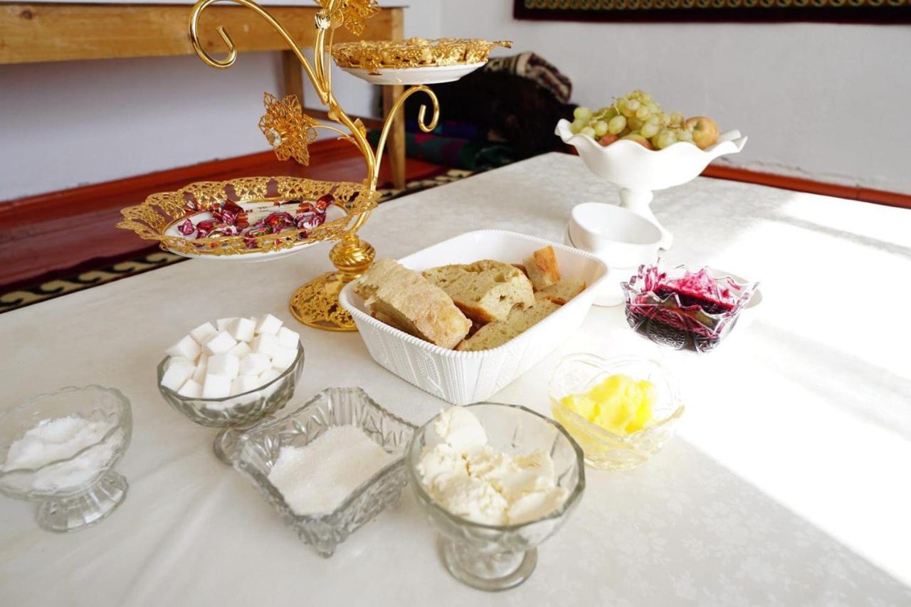 Guest House Bereke In Kyzart Village Bagysh Extérieur photo