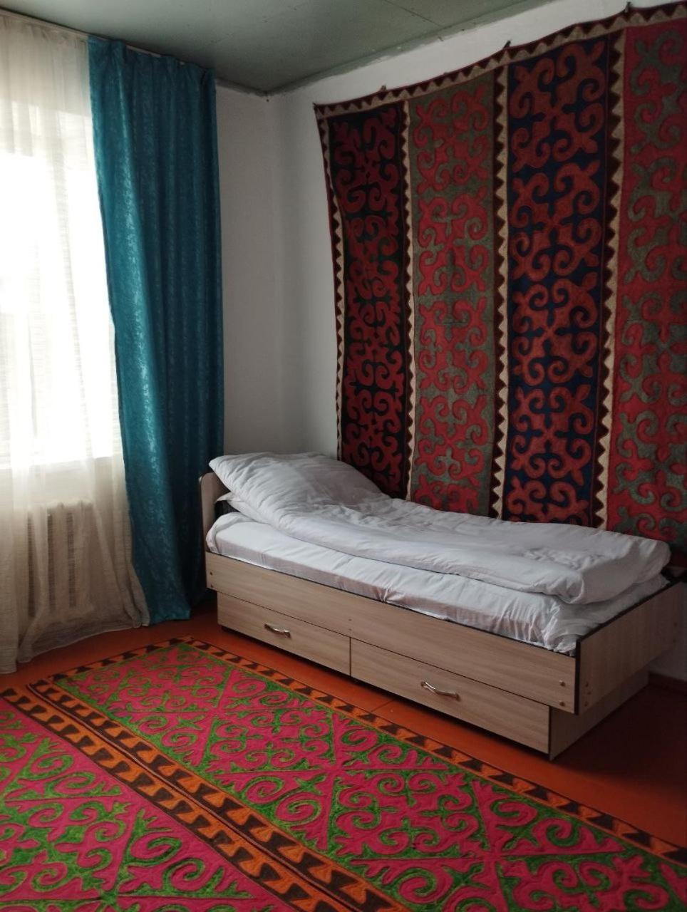 Guest House Bereke In Kyzart Village Bagysh Extérieur photo