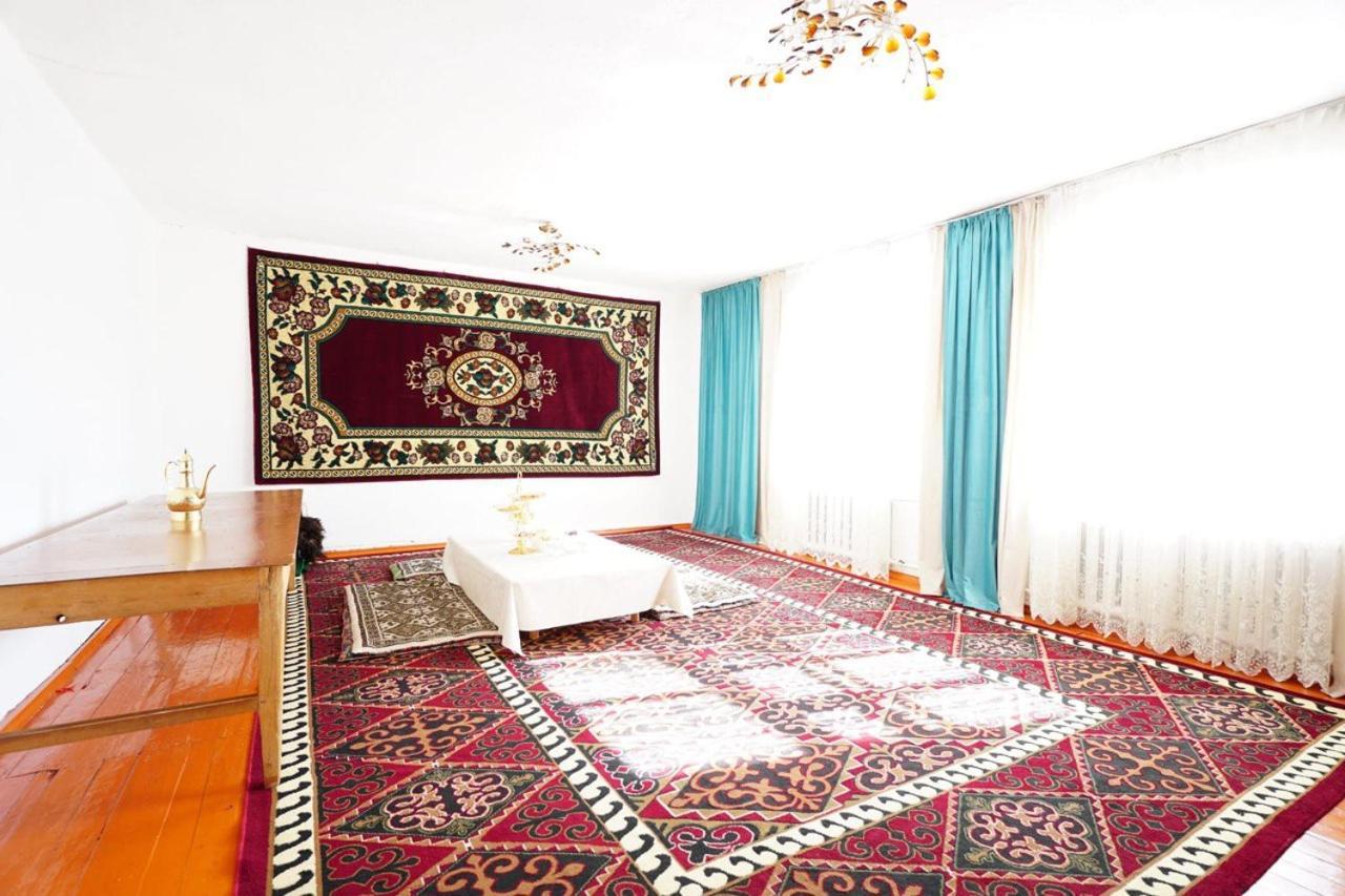 Guest House Bereke In Kyzart Village Bagysh Extérieur photo
