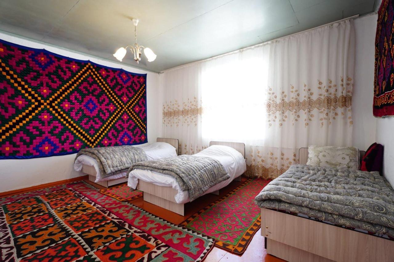 Guest House Bereke In Kyzart Village Bagysh Extérieur photo